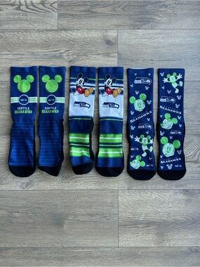 Seattle Seahawks x Disney Crew Socks - Navy & Green - 3 Pairs